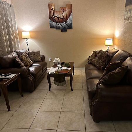 Speedway Blvd Townhouse Villa โฮมสเตด ภายนอก รูปภาพ
